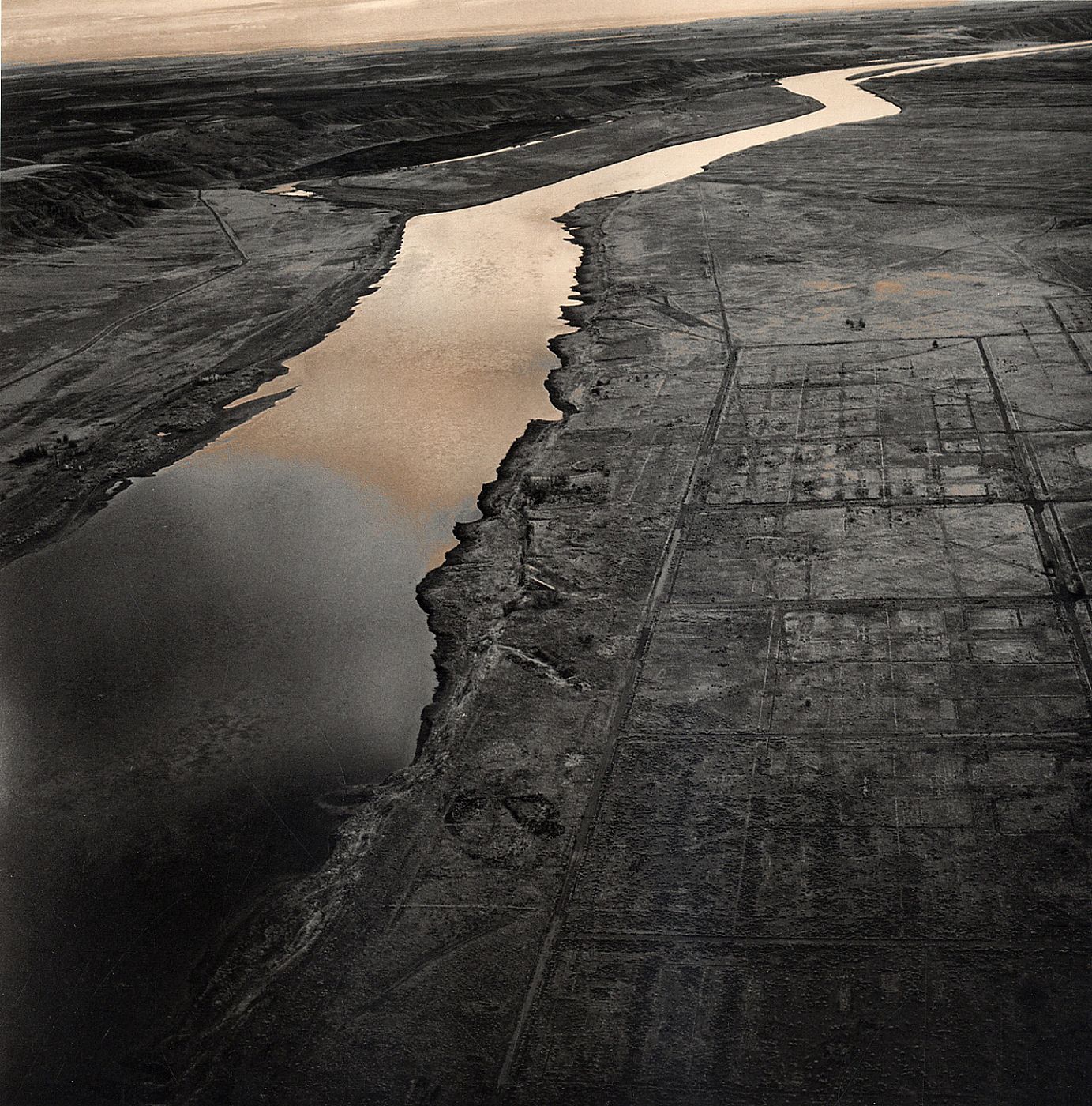Emmet Gowin: Photographs (Philadelphia Museum of Art)