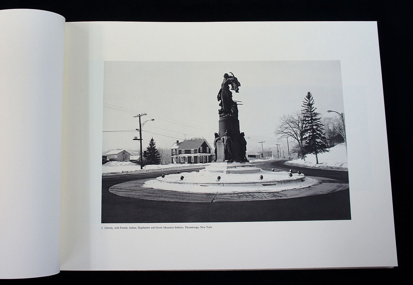 Lee Friedlander: The American Monument (Deluxe Limited Edition with 10 Vintage Gelatin Silver Prints)
