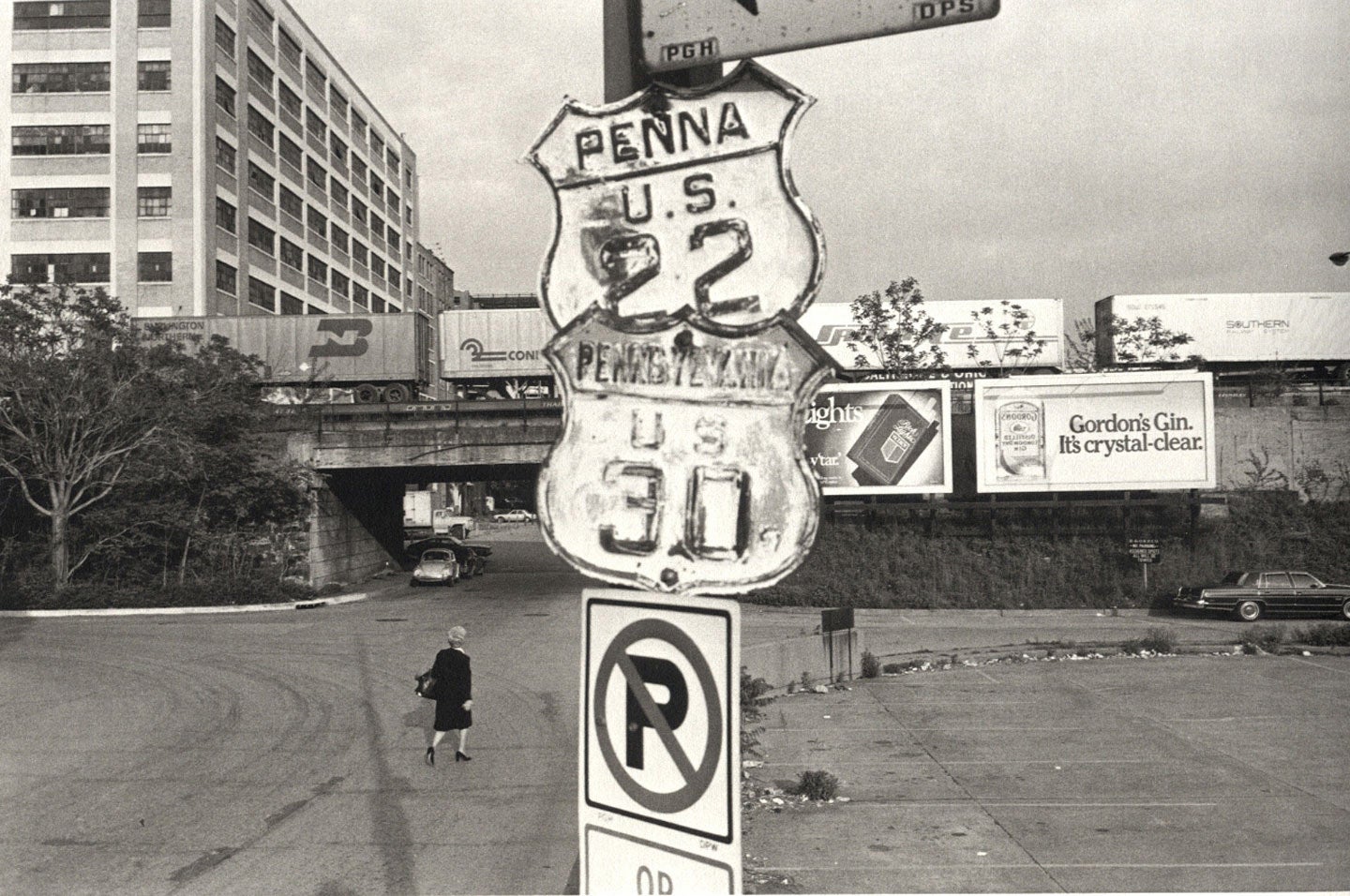 Lee Friedlander: Factory Valleys: Ohio and Pennsylvania (Special Limited Edition with One Vintage Gelatin Silver Print)